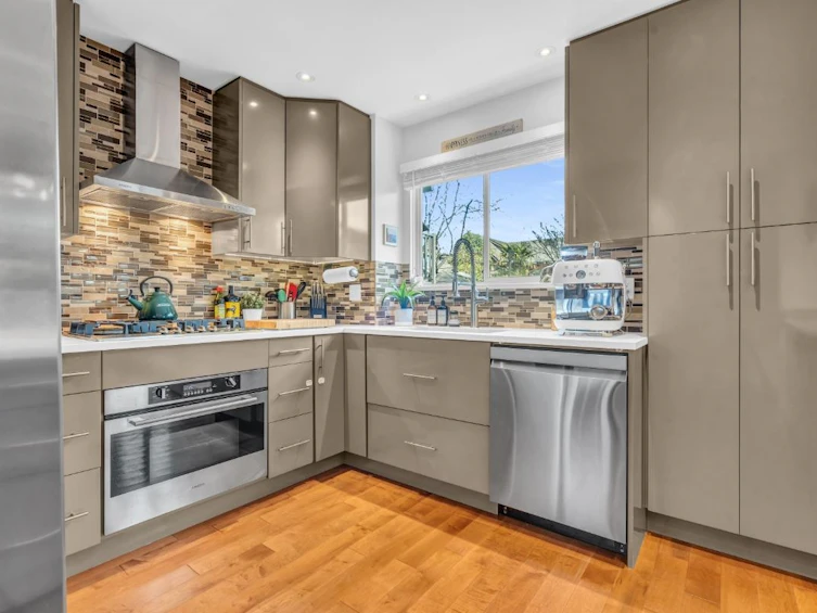 3111 W 6th Avenue, Vancouver, BC, V6K 1X5 - 6