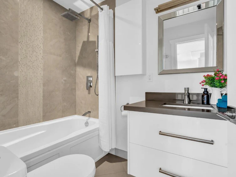 3111 W 6th Avenue, Vancouver, BC, V6K 1X5 - 10