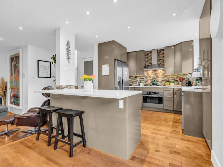 3111 W 6th Avenue, Vancouver, BC, V6K 1X5 - 8