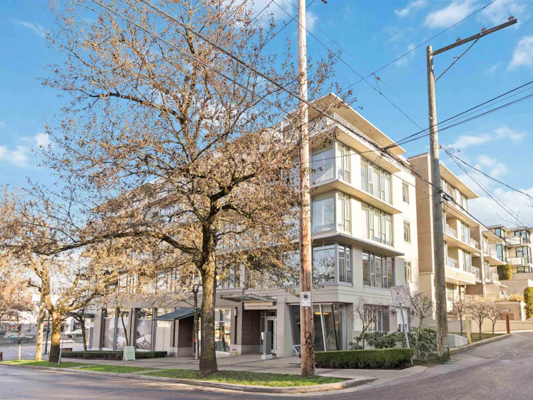 307-2520 Manitoba Street, Vancouver, BC, V5Y 3A6 - 2
