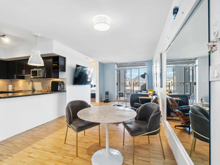 307-2520 Manitoba Street, Vancouver, BC, V5Y 3A6 - 11