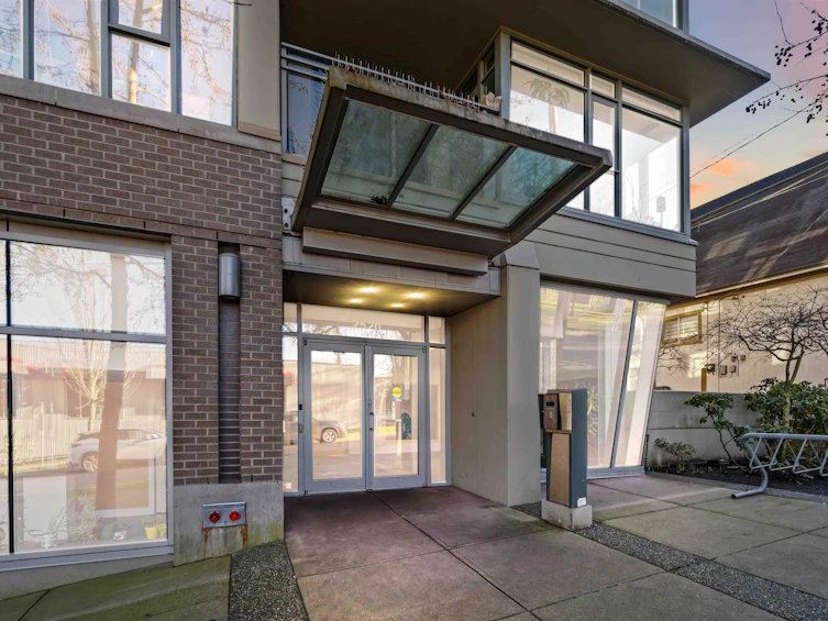 307-2520 Manitoba Street, Vancouver, BC, V5Y 3A6 - 4