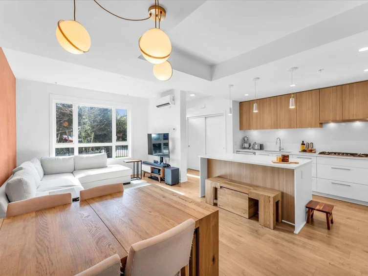 175-2035 Glenaire Drive, North Vancouver, BC, V7P 1Y2 - 2