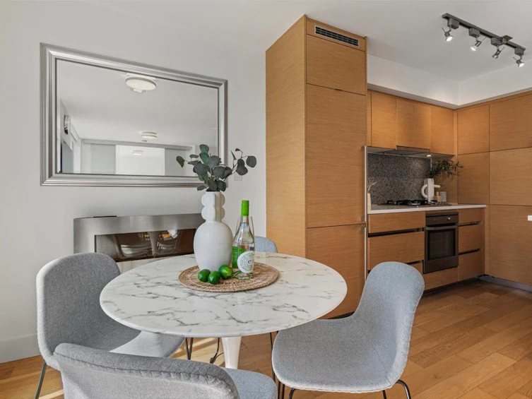 803-565 Smithe Street, Vancouver, BC, V6B 0E4 - 9