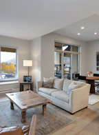 609 1211 Village Green Way
