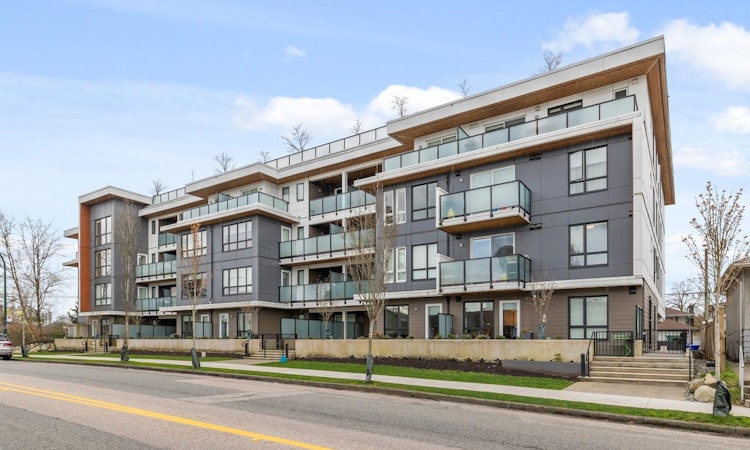 207-4933 Clarendon Street