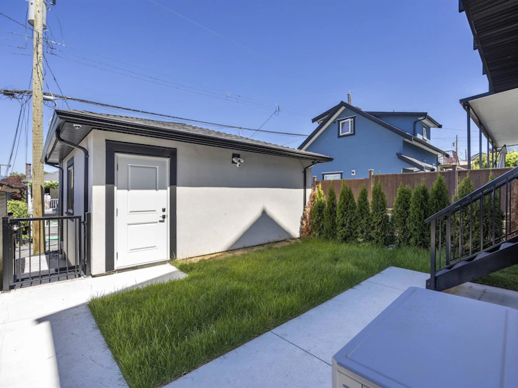 3225 E 29th Avenue, Vancouver, BC, V5R 1W4 - 28
