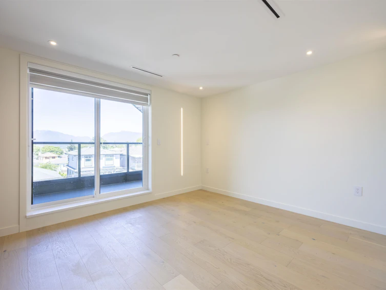 3225 E 29th Avenue, Vancouver, BC, V5R 1W4 - 23