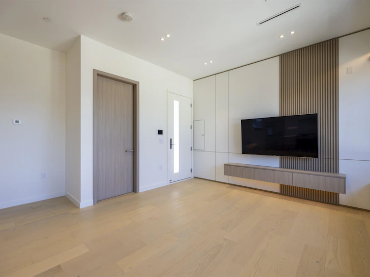 3225 E 29th Avenue, Vancouver, BC, V5R 1W4 - 7