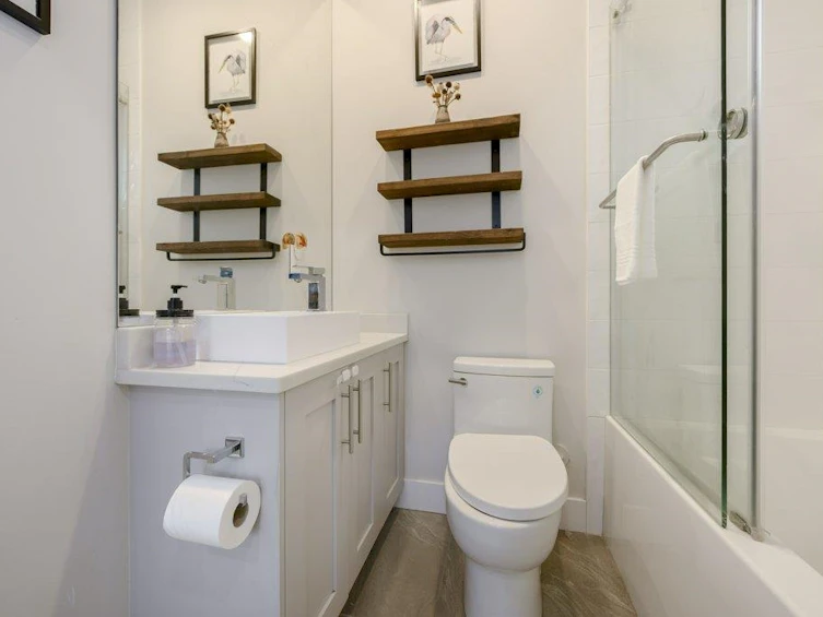 2078 Charles Street, Vancouver, BC, V5L 2T9 - 17
