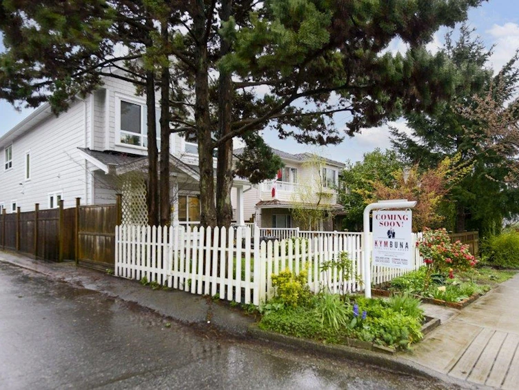 2078 Charles Street, Vancouver, BC, V5L 2T9 - 3