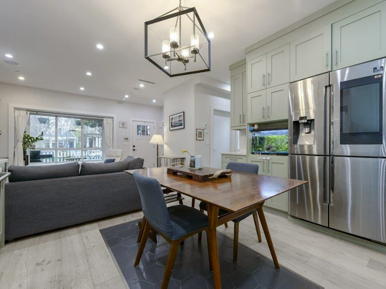 2078 Charles Street, Vancouver, BC, V5L 2T9 - 11