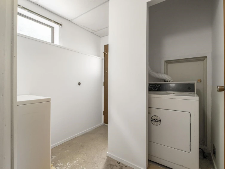 5563 Staghorn Place, North Vancouver, BC, V7R 4S5 - 31