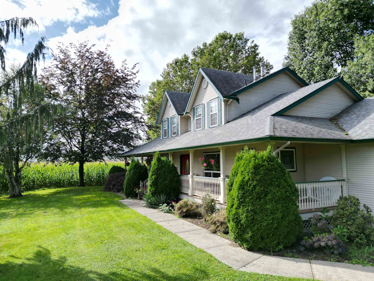 39205 North Parallel Road, Abbotsford, BC, V3G 2K3 - 3