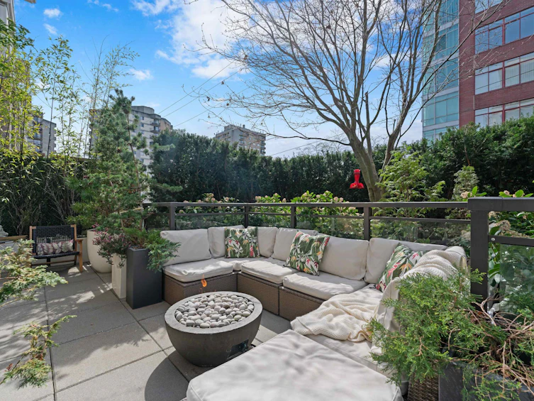 105-131 E 3rd Street, North Vancouver, BC, V7L 0E3 - 2
