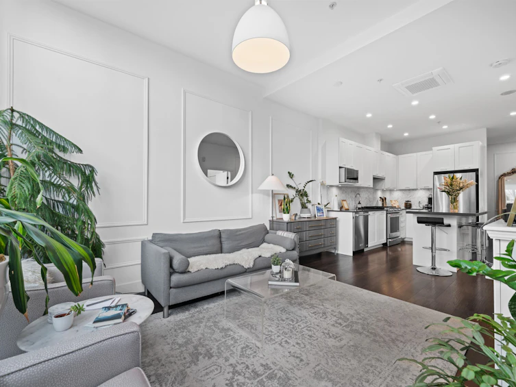 105-131 E 3rd Street, North Vancouver, BC, V7L 0E3 - 3