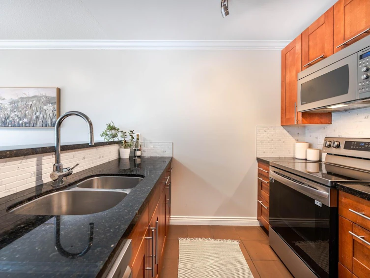 204-888 W 13th Avenue, Vancouver, BC, V5Z 1P2 - 10