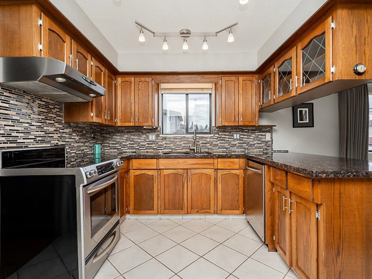 1249 E 31st Avenue, Vancouver, BC, V5V 5B3 - 9