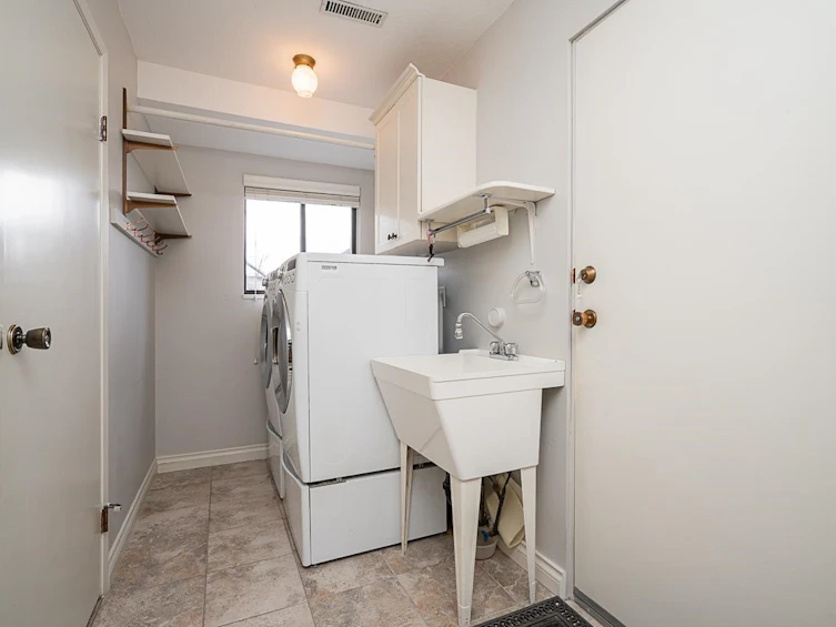 1249 E 31st Avenue, Vancouver, BC, V5V 5B3 - 35