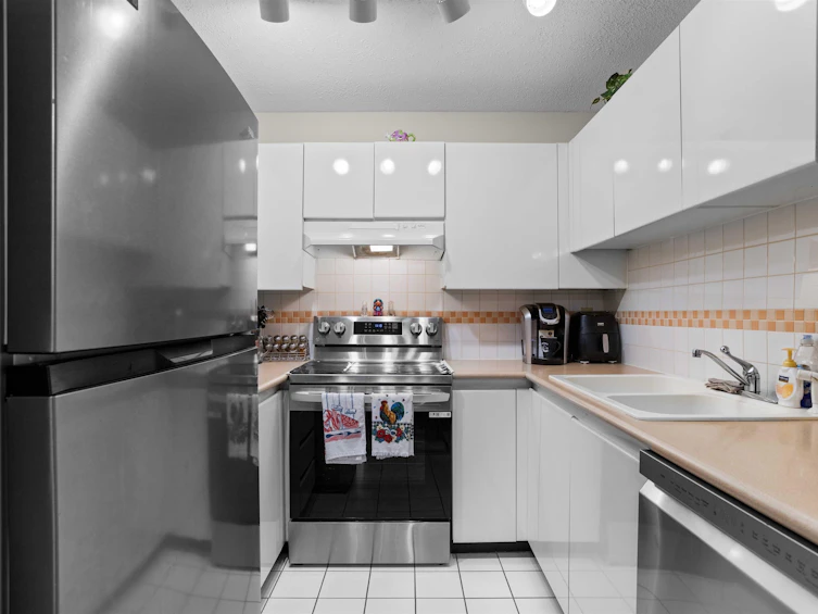 110-3680 Rae Avenue, Vancouver, BC, V5R 2P5 - 9