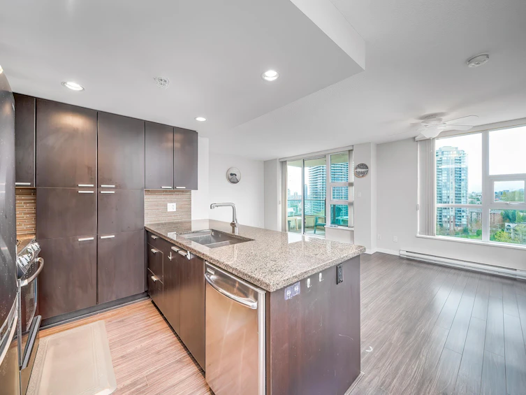 1905-2200 Douglas Road, Burnaby, BC, V5C 0G8 - 3