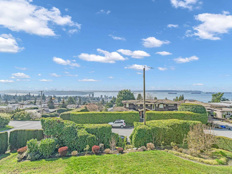 2205 Palmerston Avenue, West Vancouver, BC, V7V 2V9 - 3