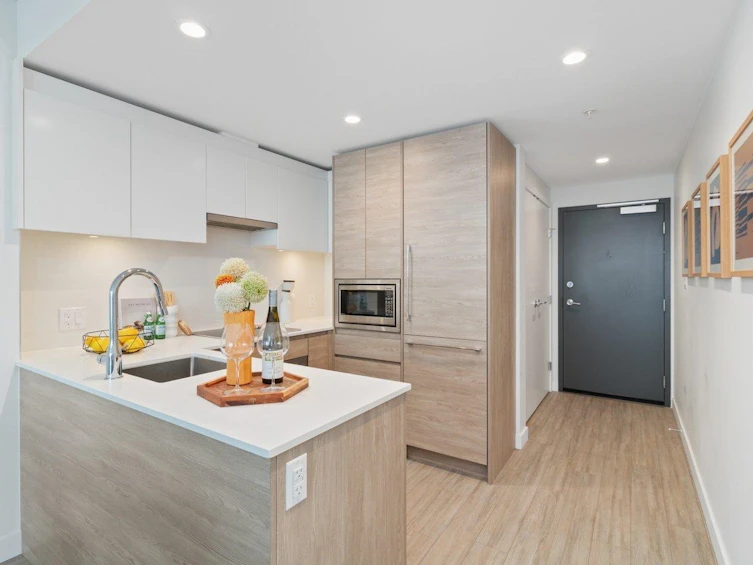 305-13615 Fraser Highway, Surrey, BC, V3T 0P7 - 9