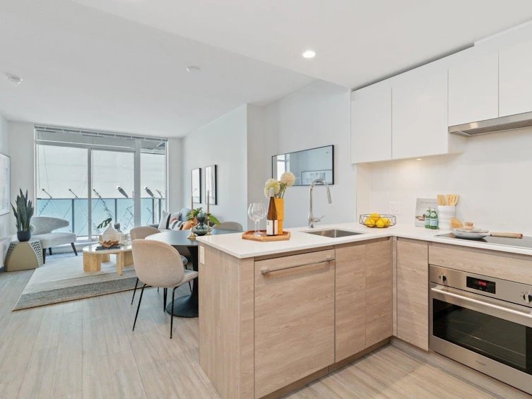 305-13615 Fraser Highway, Surrey, BC, V3T 0P7 - 10