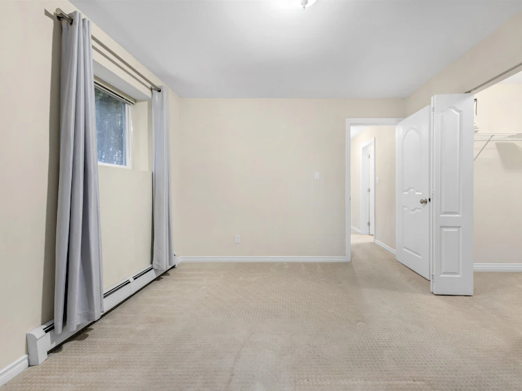 9061 141a Street, Surrey, BC, V3V 8E1 - 33