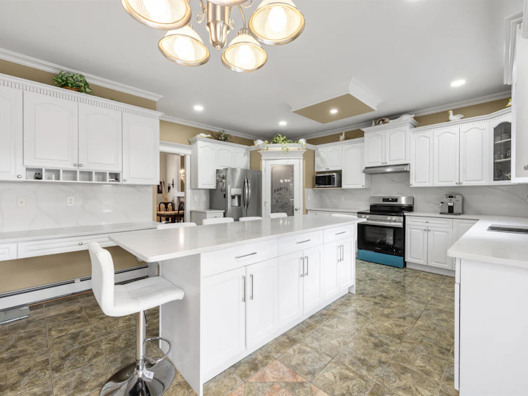 9061 141a Street, Surrey, BC, V3V 8E1 - 11
