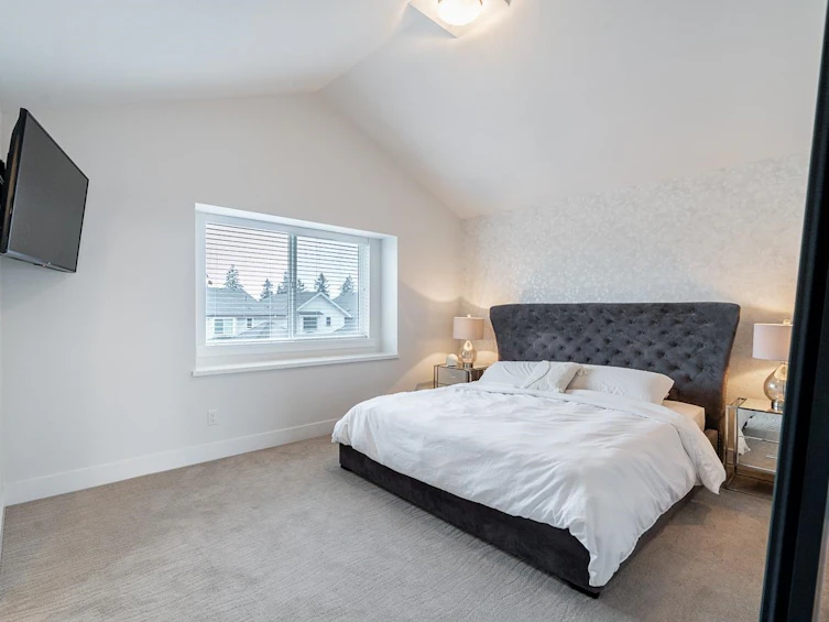 16487 25 Avenue, Surrey, BC, V3Z 0S2 - 16