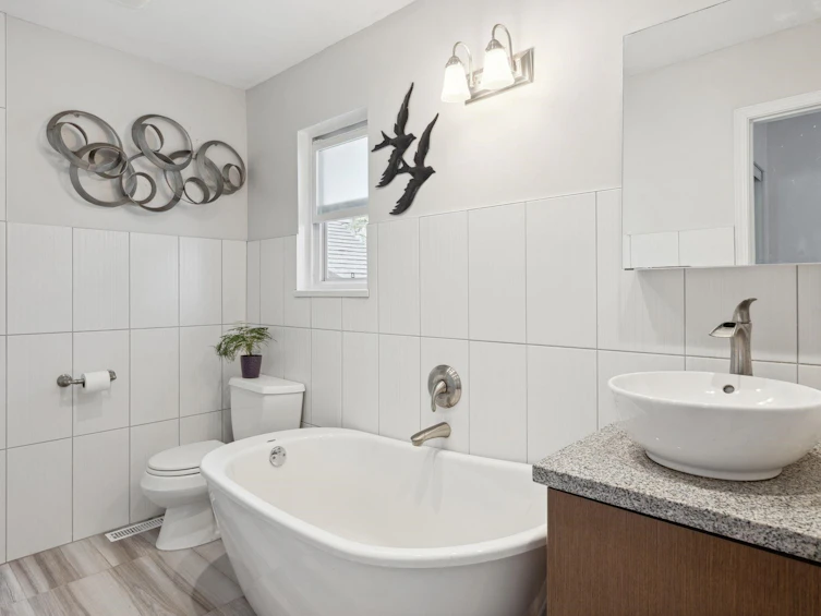 1501 Ostler Court, North Vancouver, BC, V7G 2P1 - 26