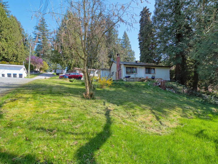 5056B Sunshine Coast Highway, Sechelt, BC, V7Z 0B9 - 5
