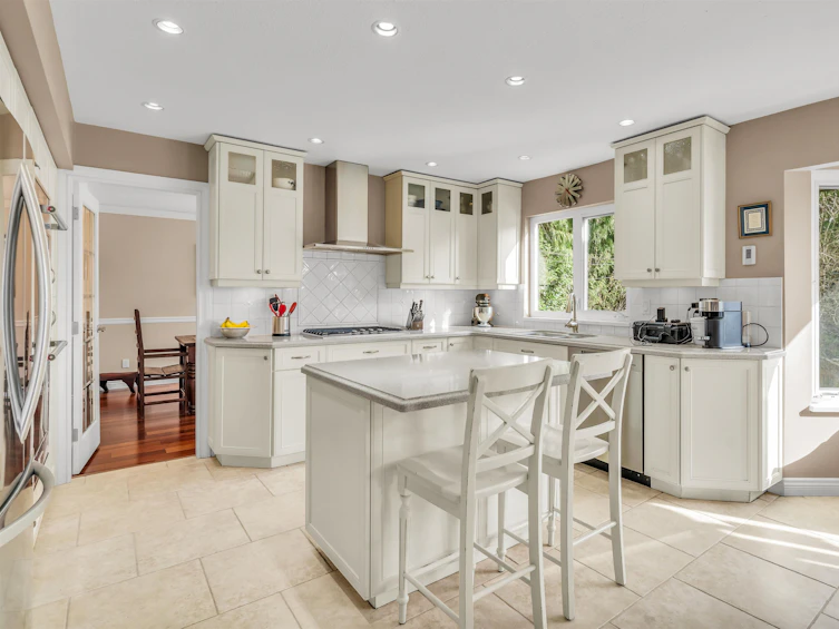 885 Canyon Boulevard, North Vancouver, BC, V7R 2J7 - 11