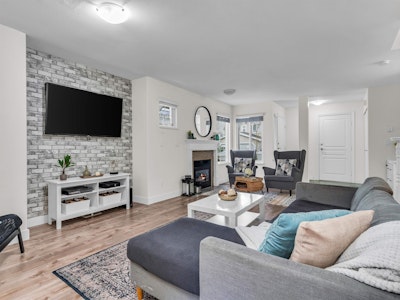 43-13499 92 Avenue - 3