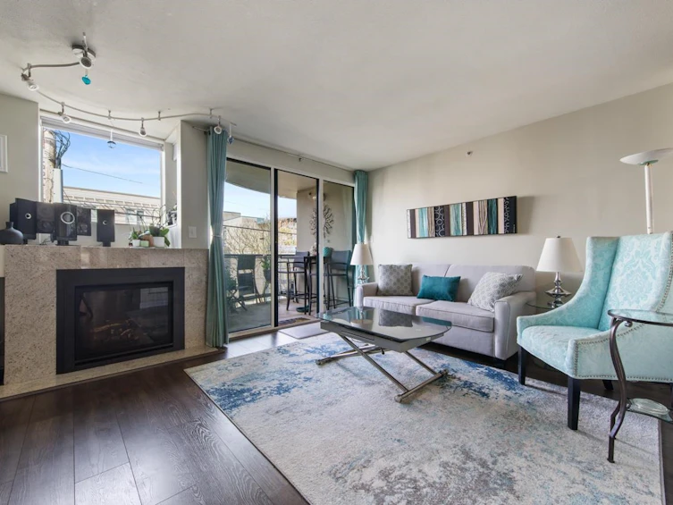 205-2405 W 2nd Avenue, Vancouver, BC, V6K 1J5 - 2