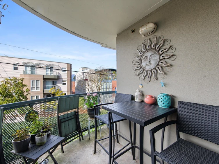 205-2405 W 2nd Avenue, Vancouver, BC, V6K 1J5 - 16