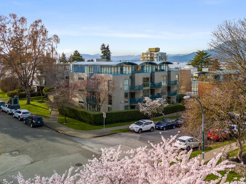 205 - 2405 W 2nd Avenue, Vancouver BC V6K 1J5