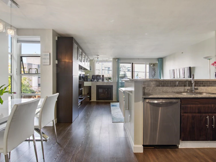205-2405 W 2nd Avenue, Vancouver, BC, V6K 1J5 - 5