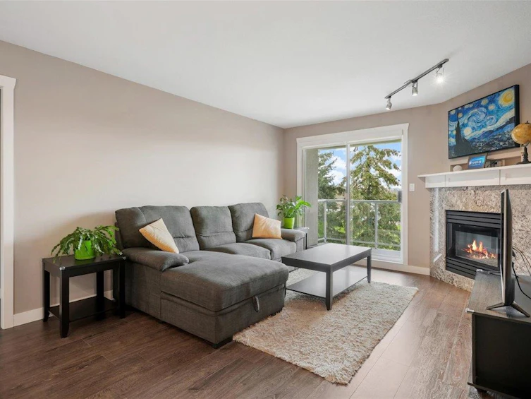 310-19835 64 Avenue, Langley, BC, V2Y 1L8 - 2