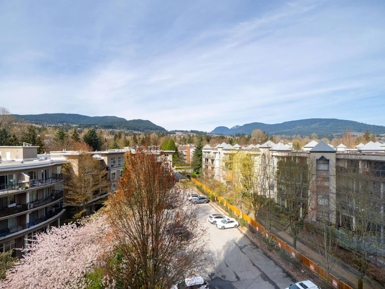 702-2959 Glen Drive, Coquitlam, BC, V3B 0B8 - 3