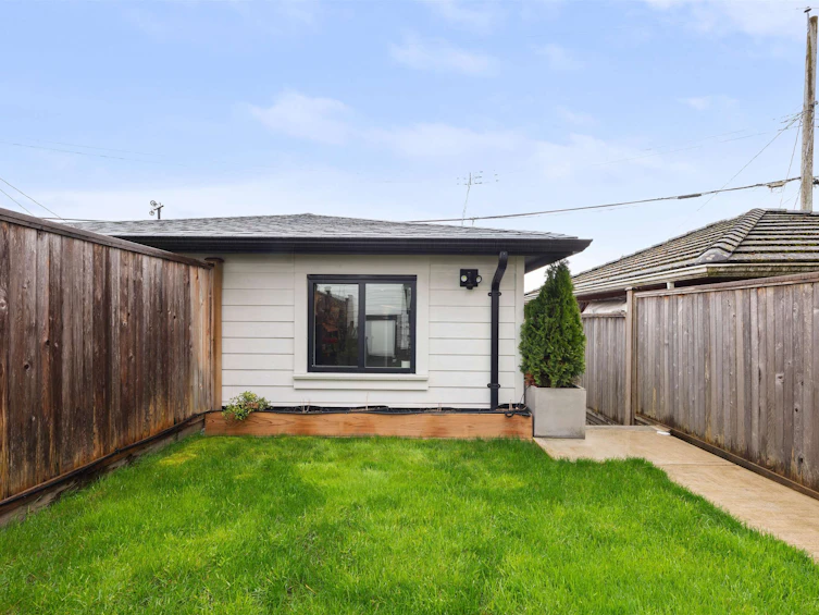 3346 E 8th Avenue, Vancouver, BC, V5M 1X9 - 32