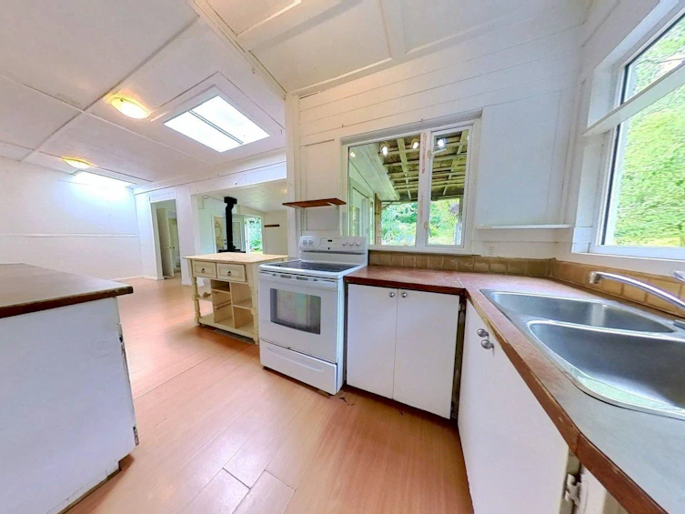 2470 Sunshine Coast Highway, Roberts Creek, BC, V0N 2W5 - 24