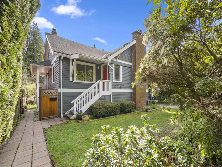1588 Inglewood Avenue, West Vancouver, BC, V7V 1Y9