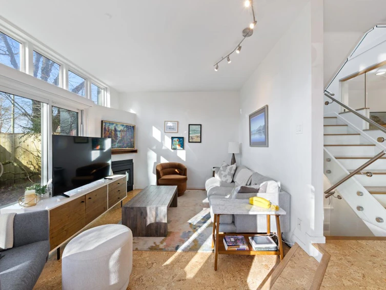 1915 E 7th Avenue, Vancouver, BC, V5N 1S3 - 2
