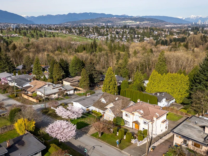 5198 Sussex Avenue, Burnaby BC V5G 3K3