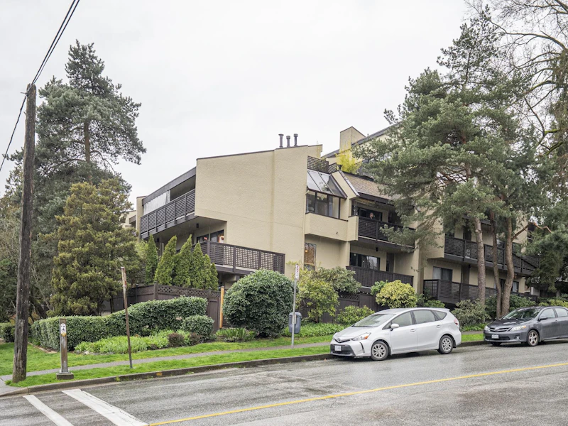 103 - 110 Seventh Street, New Westminster BC V3M 5W5