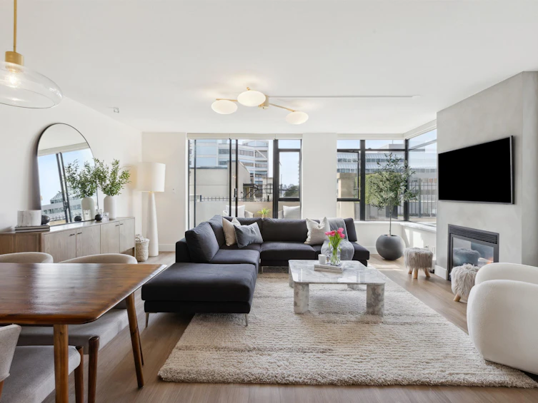 TH3-155 W 1st Street, North Vancouver, BC, V7M 3N8 - 3