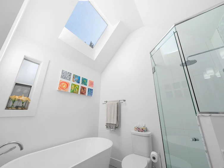 3558 W 8th Avenue, Vancouver, BC, V6R 1Y7 - 22