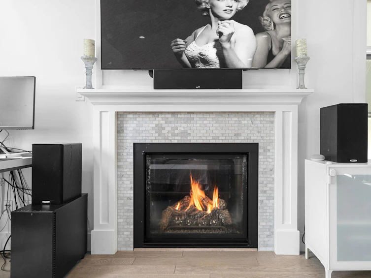 3558 W 8th Avenue, Vancouver, BC, V6R 1Y7 - 3